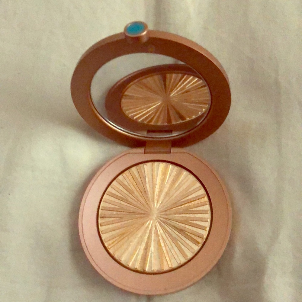 Este lauder heat wave